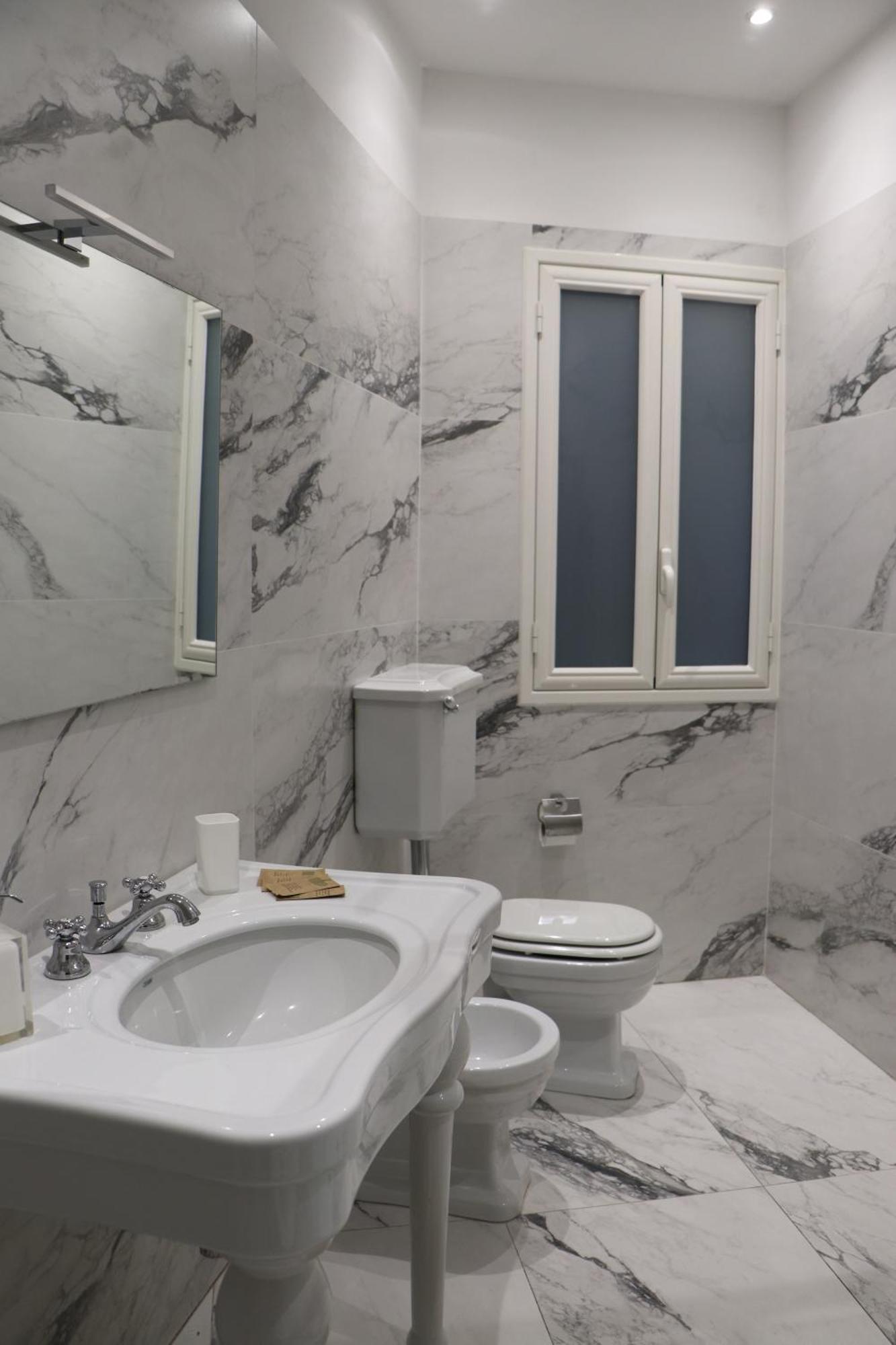 Domus Iole Appartamento Nel Centro Storico Catania Ngoại thất bức ảnh