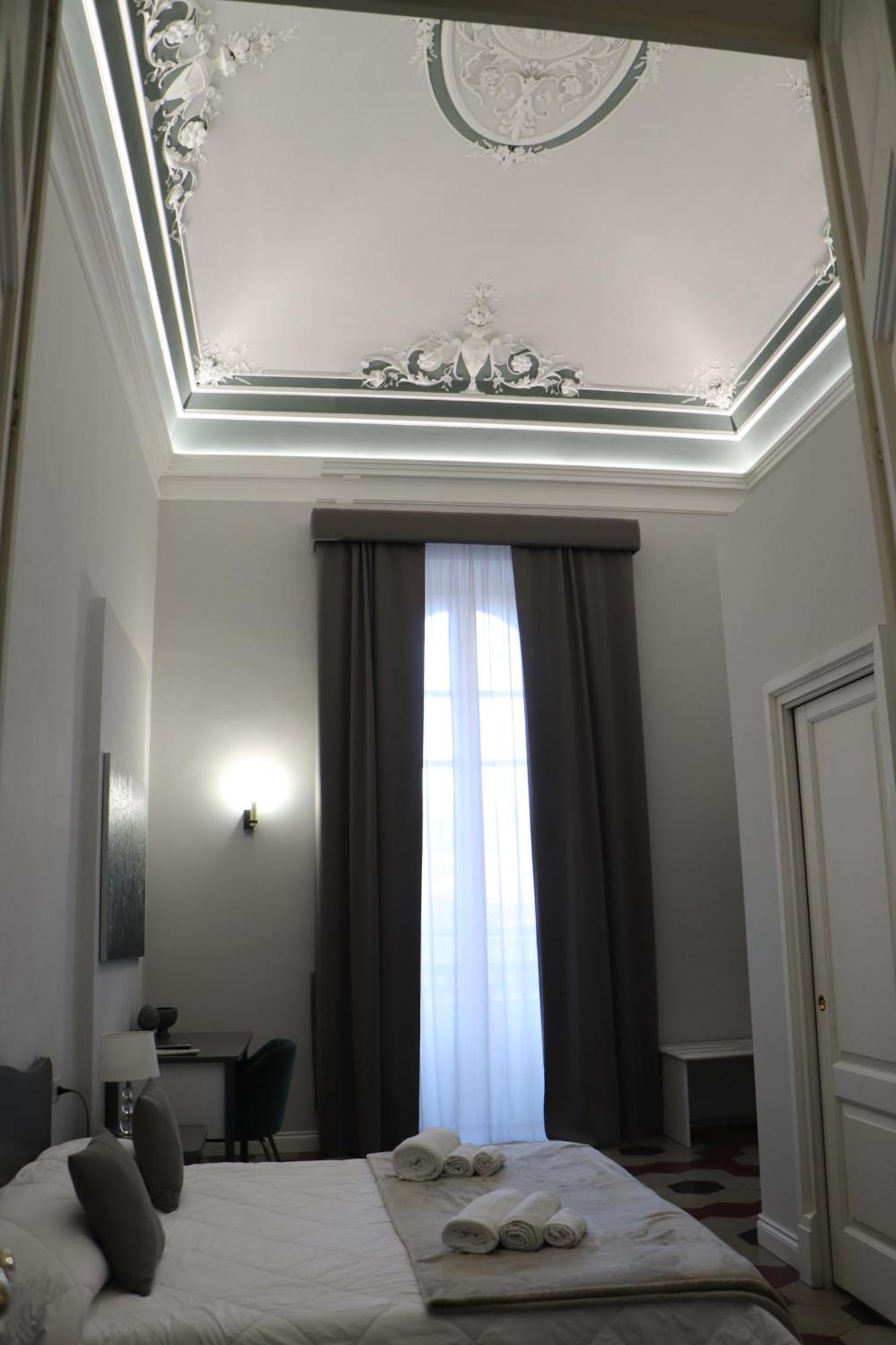 Domus Iole Appartamento Nel Centro Storico Catania Ngoại thất bức ảnh